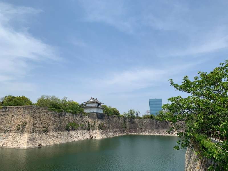 遠目に見える大阪城